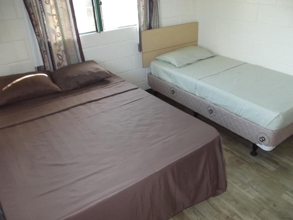 Green Lodge Holiday Homes Nuku‘alofa Szoba fotó